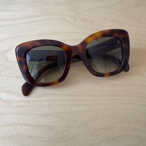 Tortoise Shell Square Sunglasses